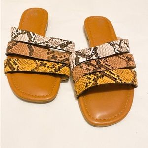 New York & Company. Multi-Snake print slides.